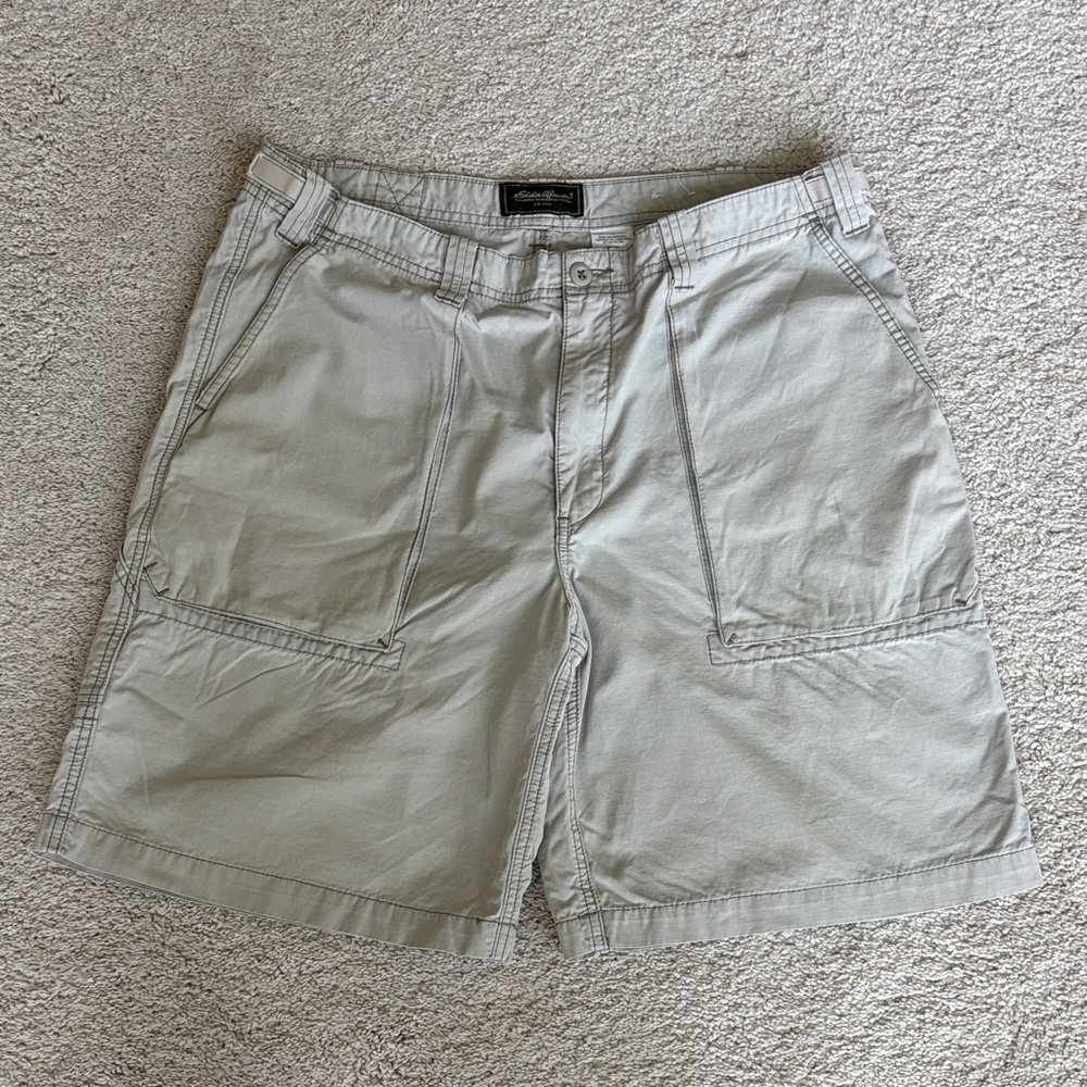 Eddie Bauer Men’s Light Gray Cargo Shorts